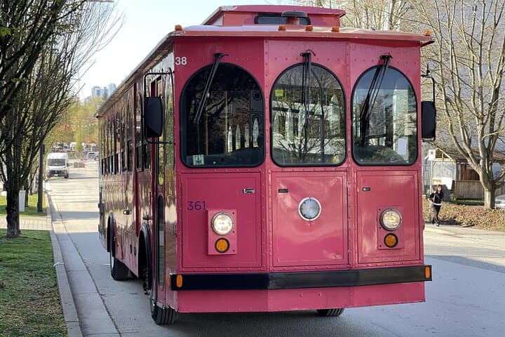 Taylor Swift Karaoke Trolley Tour Vancouver — Sing-Along City Sightseeing