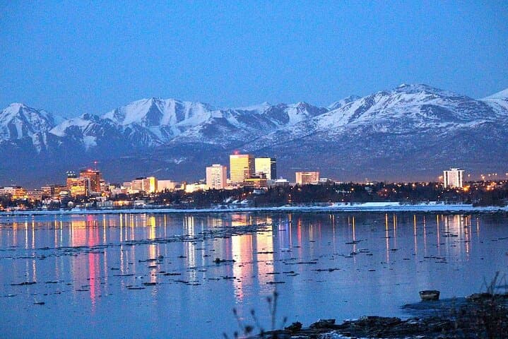 Anchorage Airport Private Transfer: Quick ANC to Downtown Ride 24/7 photo 2