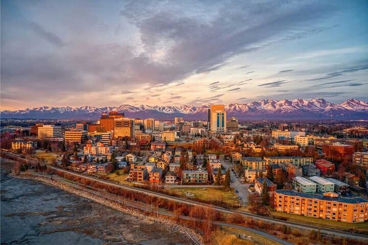Anchorage Airport Private Transfer: Quick ANC to Downtown Ride 24/7 photo 3