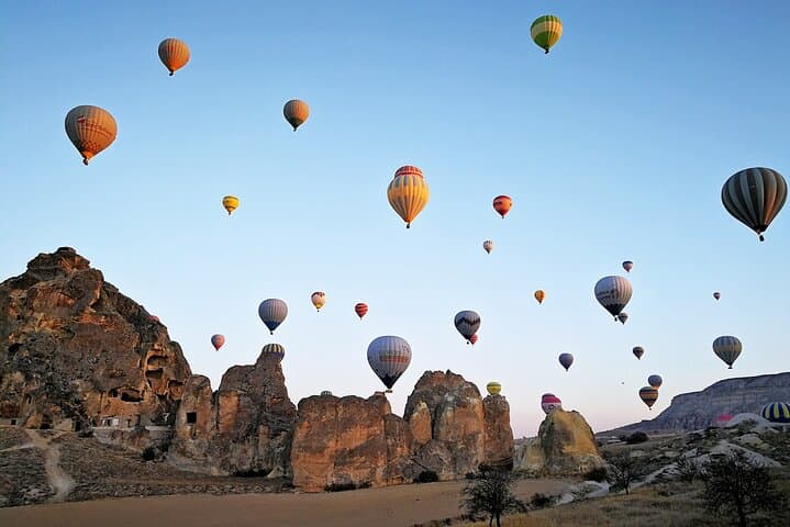 Sunrise Balloon Flight Over Göreme: Luxury Cappadocia Balloon Tour Guide photo 4