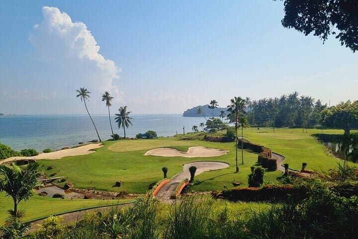 Private Golf Escape in Batam: A Day at Palm Spring’s Scenic 18-Hole Course