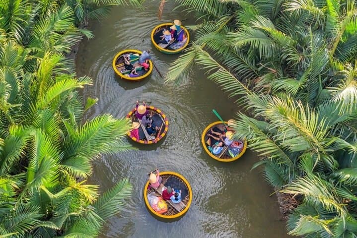 Hoi An Coconut Jungle & Evening Lantern Boat Lantern Ride: Basket Boats, Ancient Town and Lantern Release photo 3