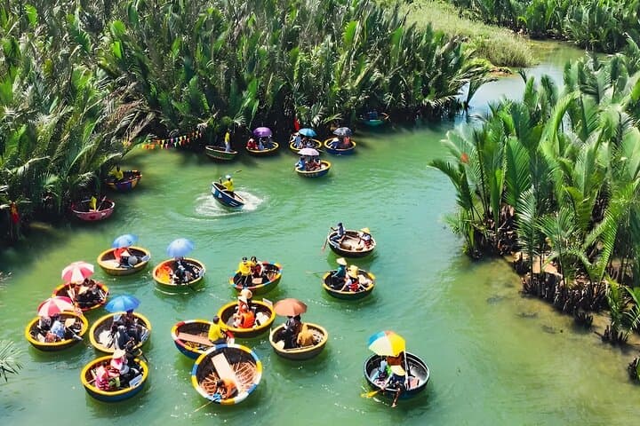 Hoi An Coconut Jungle & Evening Lantern Boat Lantern Ride: Basket Boats, Ancient Town and Lantern Release photo 4