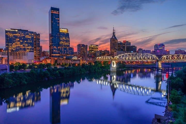 Private Round-Trip Transfer Nashville BNA to Downtown — Fast Airport Pickup photo 2