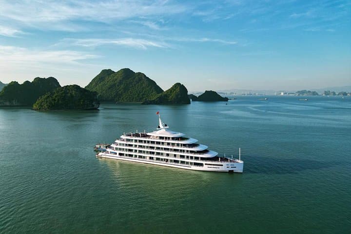 Catherine Cruise: 2-Day Luxury Ha Long Bay Escape with Kayaking & Cave Visits