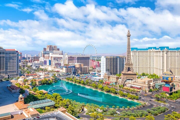 2-Day Las Vegas & Hoover Dam Tour from Los Angeles: Strip Lights and Desert Engineering photo 2