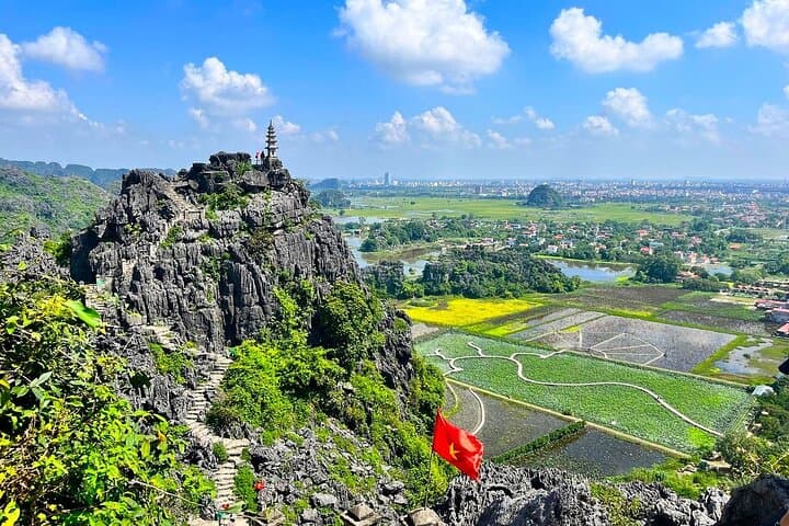 Day Trip from Hanoi: Explore Trang An, Bich Dong & Mua Cave Views photo 6