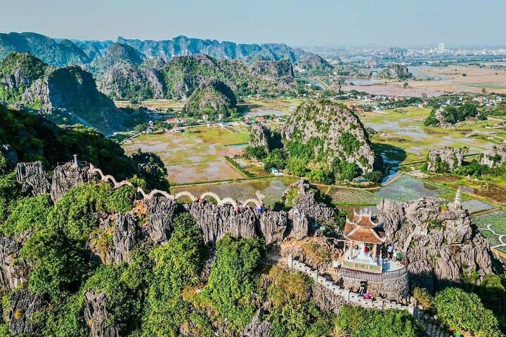 Private Luxury Ninh Binh Day Trip: Hoa Lu, Tam Coc & Mua Cave Guide photo 3