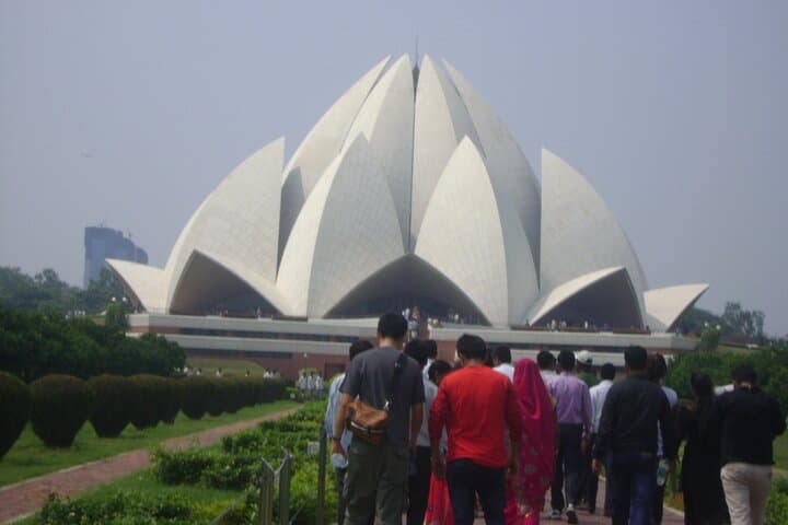 Full-Day Delhi Sightseeing: Qutub Minar, Red Fort, Humayun's Tomb & More photo 1