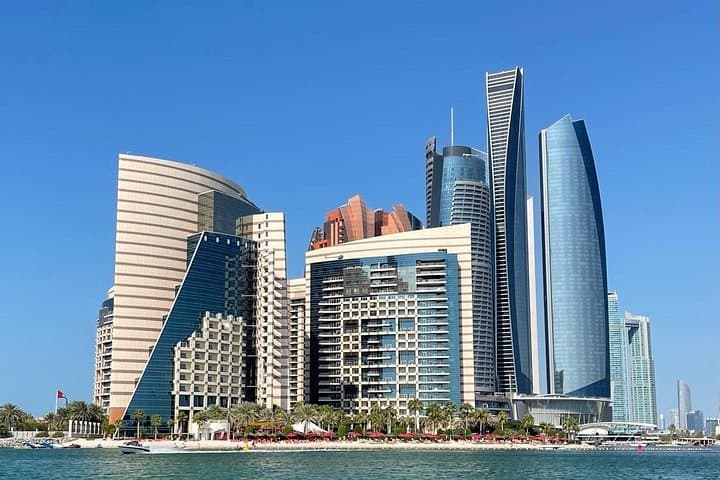 Abu Dhabi Island Hopping Speed Boat: 4-Hour Safari & Dolphin Island Cruise photo 3