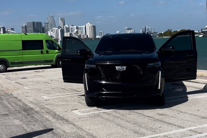 Miami Luxury Cadillac Escalade Private Ride — Comfort & City Style photo 4