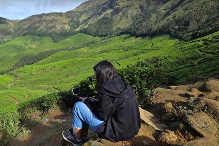 Private 4-Day Kerala Escape: Munnar Tea Hills & Alleppey Houseboat with Airport Transfers photo 6