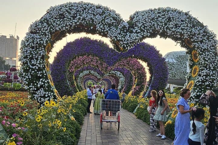 Dubai Miracle Garden: Guide to the World's Largest Floral Display photo 5