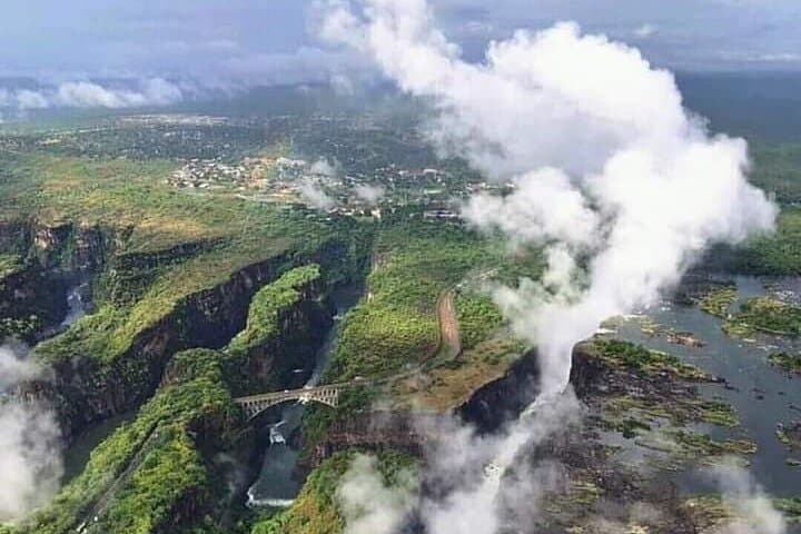 Guided Tour of Victoria Falls: 3-Hour Zambia & Zimbabwe Experience photo 4
