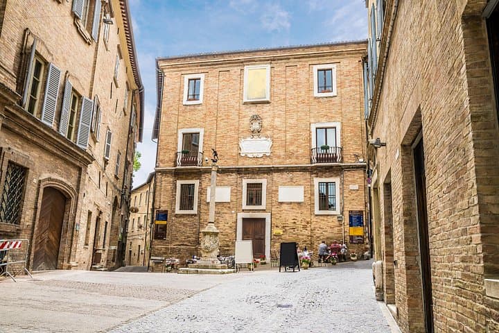 Family-Friendly Urbino Private Walking Tour — Kids, Art & Stories in 2.5 Hours photo 2