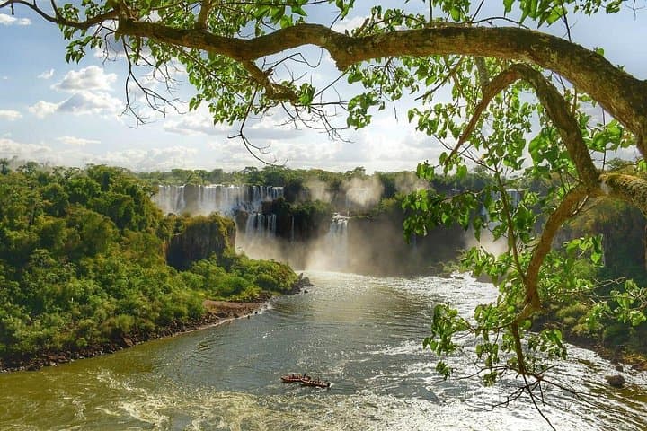 One-Day Iguacu Falls Tour Across Brazil and Argentina photo 3