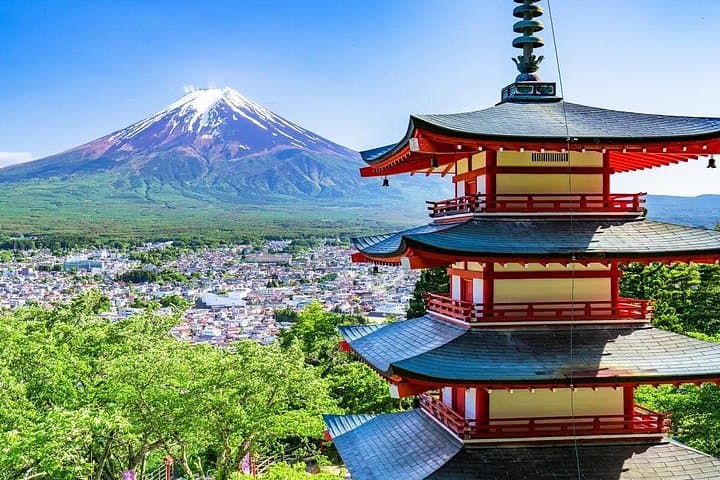Mt Fuji Day Tour: Chureito Pagoda, Oshino Hakkai & Kawaguchiko Highlights photo 4