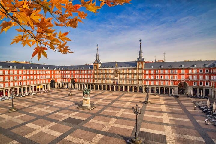 Royal Madrid Walking Tour: Royal Palace, Plaza Mayor & Mercado San Miguel