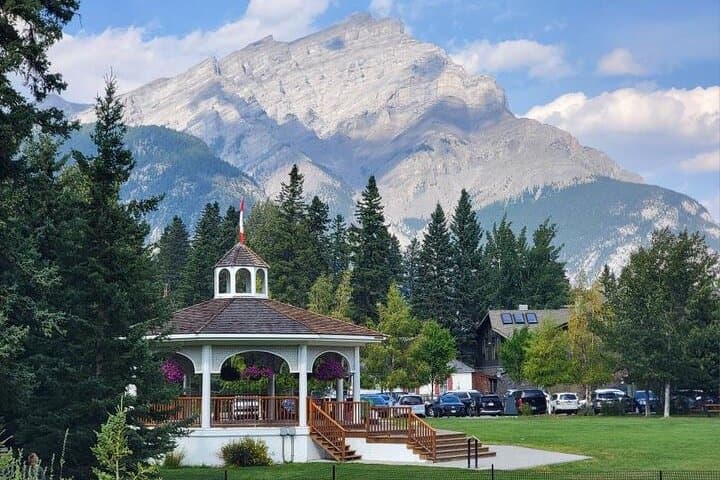 Banff National Park Day Tour from Calgary: Moraine Lake, Lake Louise & Johnston Canyon photo 6