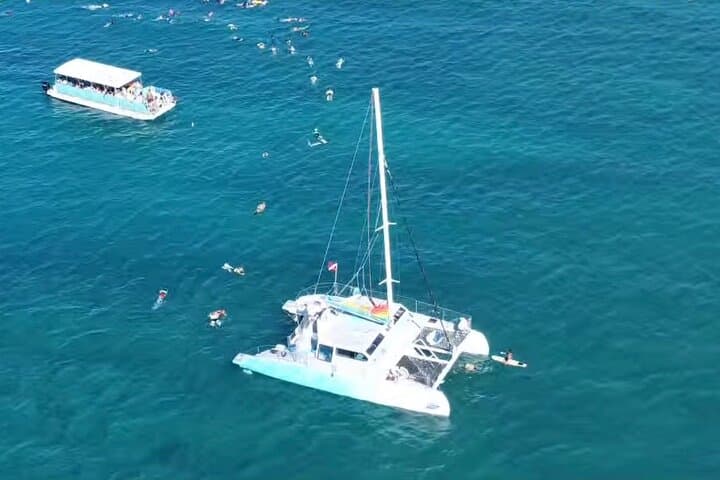 Aloha Hour Sail on Hāwea Catamaran — Waikiki 90-Minute Happy Hour Cruise photo 6