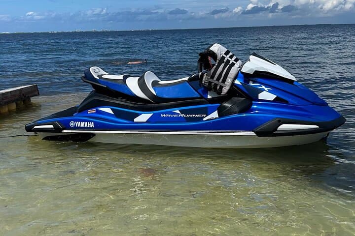 Grand Cayman Jet Ski Rental: Premium Half-Day Wave Runner Adventure photo 2