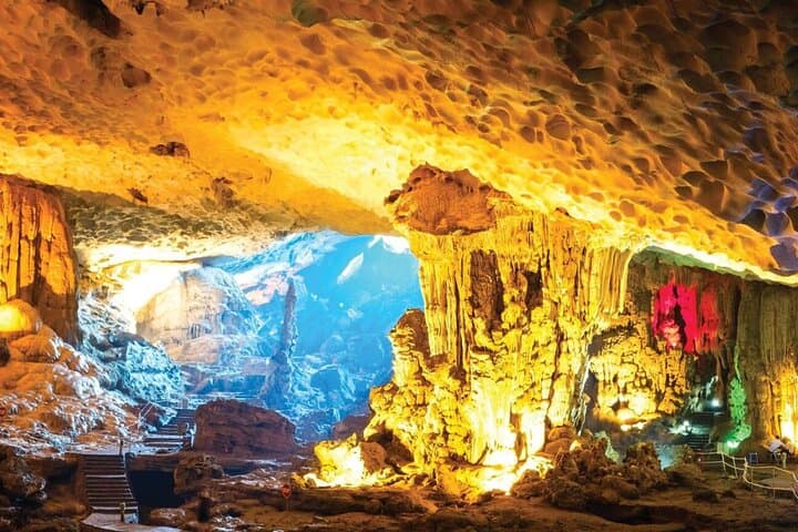 Ha Long Bay Luxury Day Cruise: Kayak Sung Sot Cave & Buffet Lunch photo 3