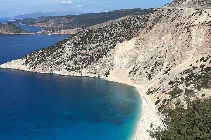 Full-Day Kefalonia Sightseeing from Zakynthos — Melissani, Drogarati & Myrtos Beach photo 4