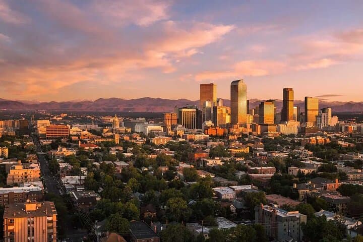 Private Transfer DEN to Downtown Denver: Fast, Reliable Airport Transfer photo 5