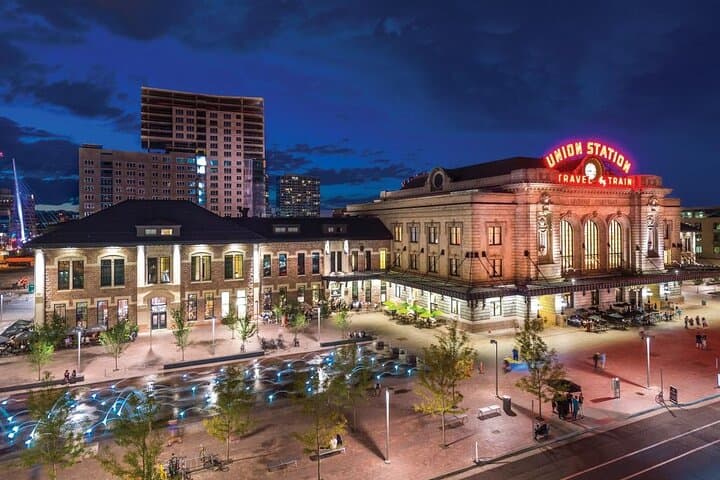 Private Transfer DEN to Downtown Denver: Fast, Reliable Airport Transfer photo 6
