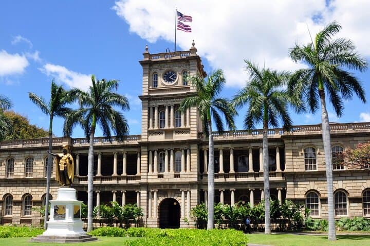 Private 10-Hour Honolulu City Tour — Chartered Sightseeing and Local Insights photo 5