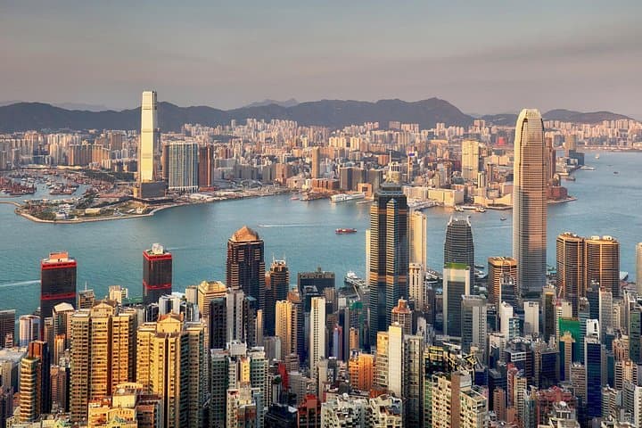 Kid-Friendly Hong Kong Walking Tour for Families in Sheung Wan photo 4