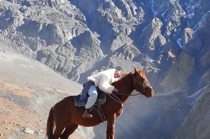 Horseback Ride to Elia Monastery — 1-Hour Kazbegi Horse Riding Tour photo 2