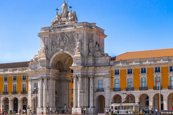 Lisbon Private Walking Tour: 3-Hour Alfama, Chiado & Praça do Comércio Experience photo 4