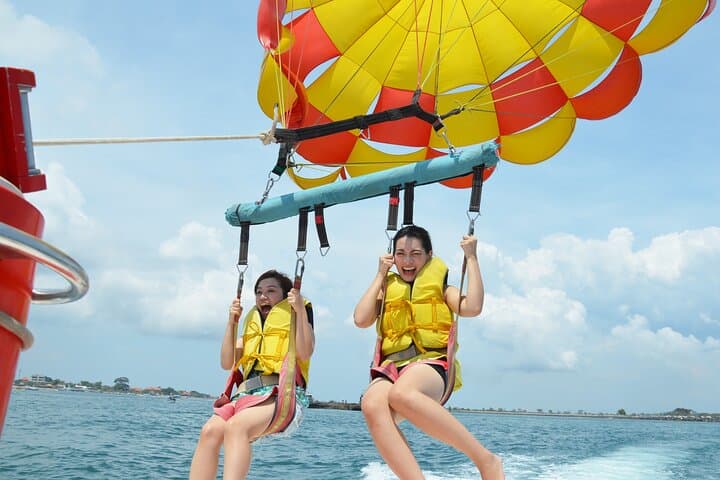 Parasailing Over Hurghada's Red Sea: Elite Parasailing Adventure from New Marina photo 4