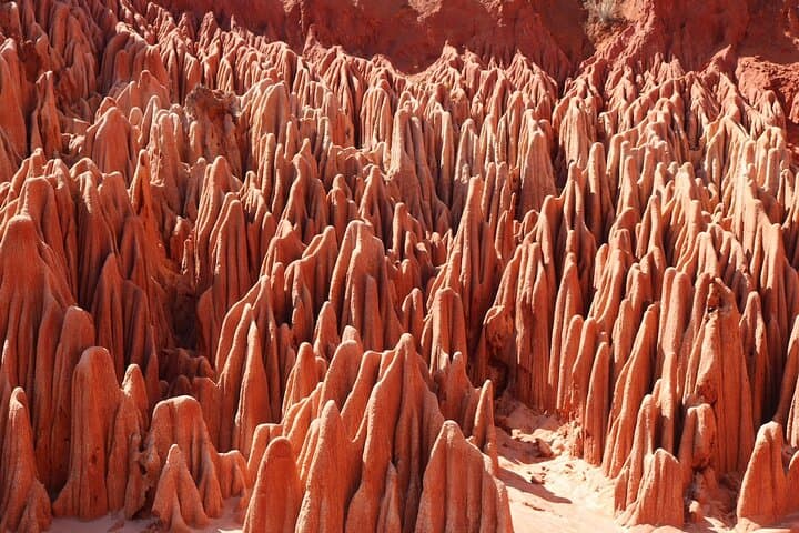 Madagascar North: 8-Day Tsingy, Lemurs & Ylang-Ylang Adventure photo 4