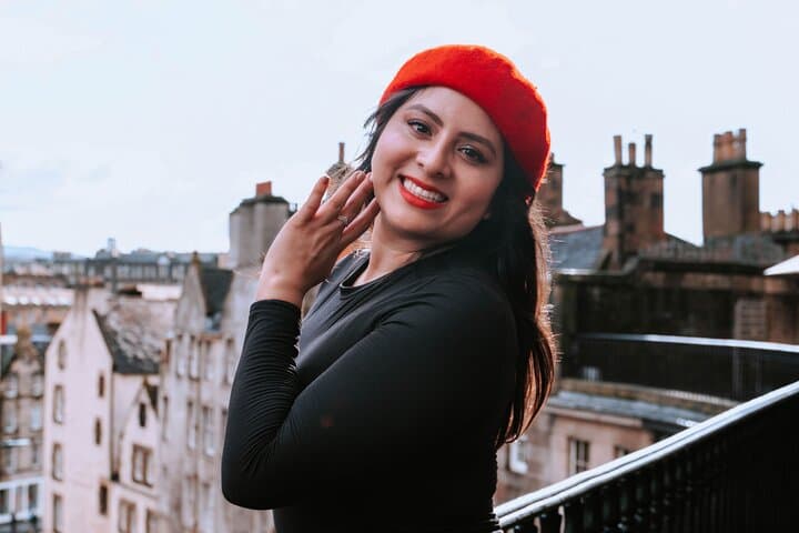 Enchanted Edinburgh Private Photoshoot — 2- or 4-Hour Professional City Portrait Tour photo 1