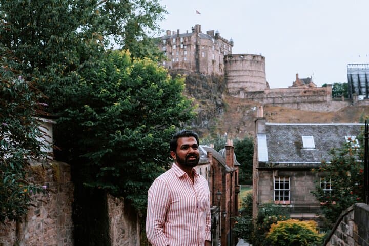 Enchanted Edinburgh Private Photoshoot — 2- or 4-Hour Professional City Portrait Tour photo 4