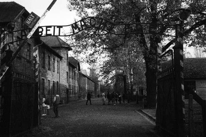 Auschwitz and Wieliczka Salt Mine Day Tour from Kraków photo 3