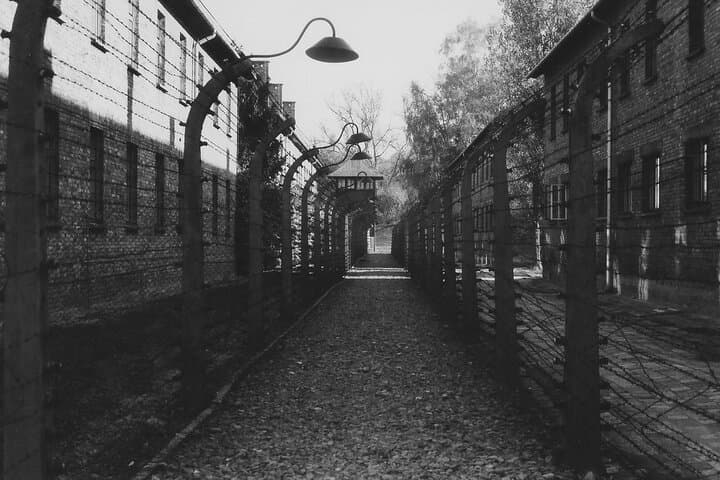 Auschwitz and Wieliczka Salt Mine Day Tour from Kraków photo 6