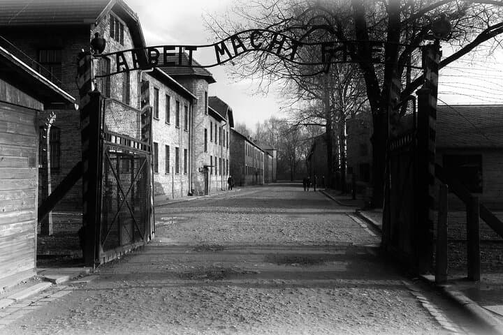 Auschwitz and Wieliczka Salt Mine Day Tour from Kraków photo 2
