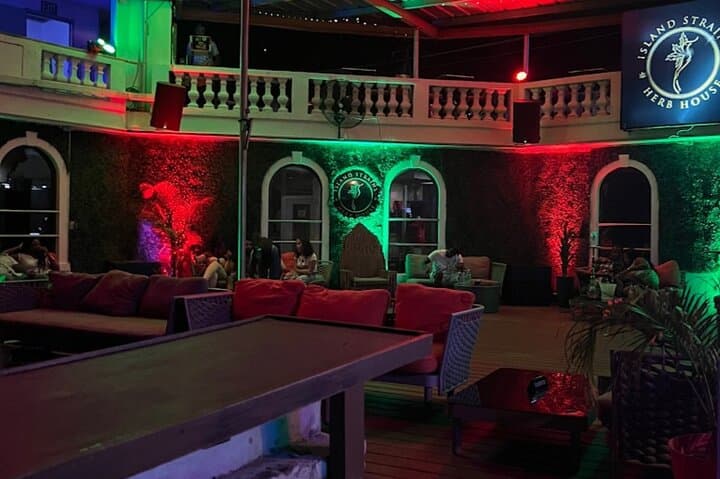 Montego Bay Nightlife: Bar-Hopping Tour with Live Reggae and Local Flavors photo 3