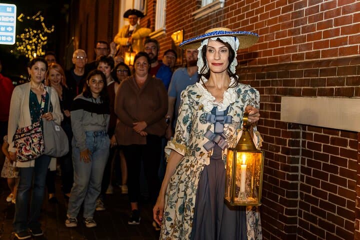 Old Town Alexandria Ghost and Graveyard Tour — Haunted Walking Tour on King Street photo 2