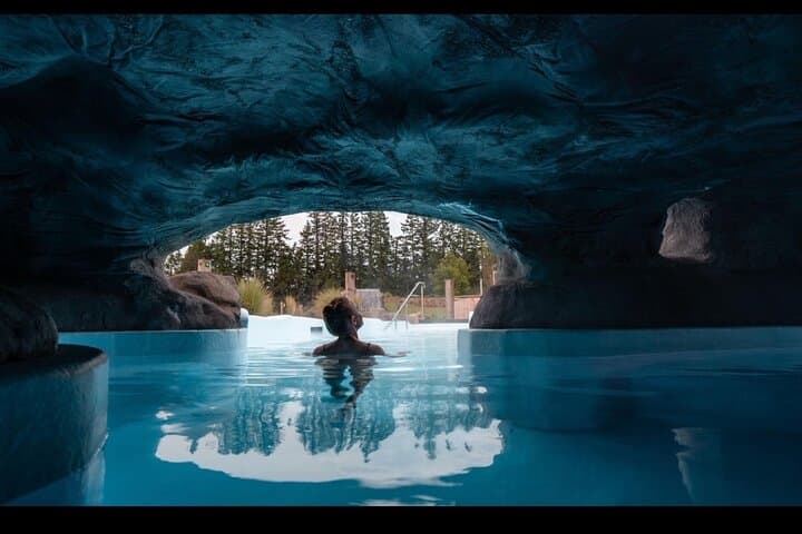 Ōpuke Hot Pools & Methven Scenic Tour from Christchurch