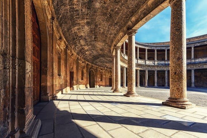 Private Family Walking Tour of Granada: Alhambra Views, Albaicín & Sacromonte photo 4