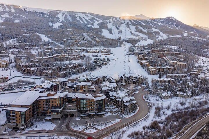 Denver Airport Private Transfer to Popular Ski Resorts (DEN) photo 3