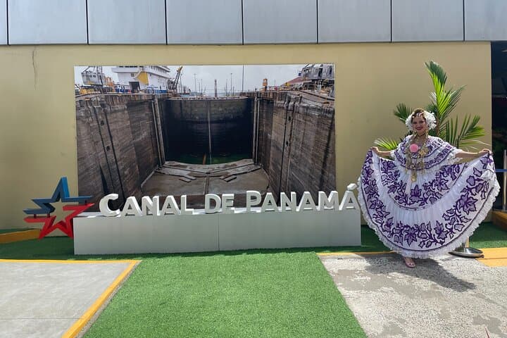 Half-Day Panama City & Canal Tour: Miraflores Locks, Amador Causeway and Casco Viejo