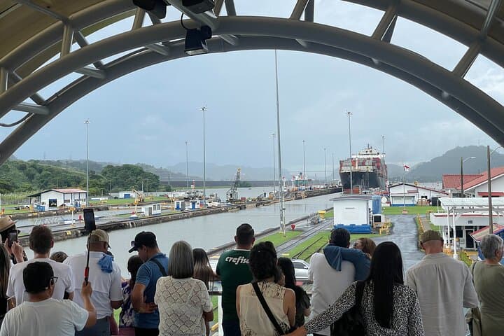 Half-Day Panama City & Canal Tour: Miraflores Locks, Amador Causeway and Casco Viejo photo 3