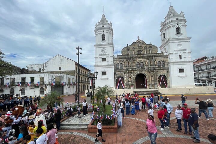 Half-Day Panama City & Canal Tour: Miraflores Locks, Amador Causeway and Casco Viejo photo 2