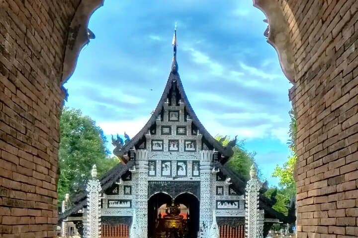 Chiang Mai Twilight Wonders: Temples, Markets & Local Flavors photo 4