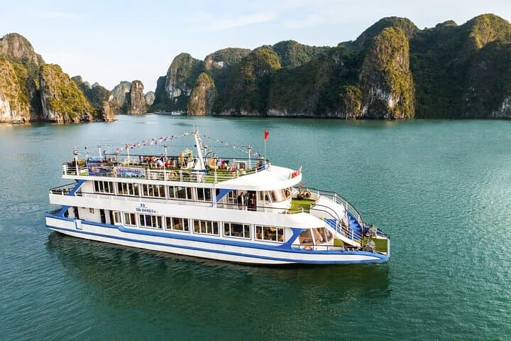 One-Day Ha Long Bay Cruise: Kayak Sung Sot Cave & Titov Island photo 5